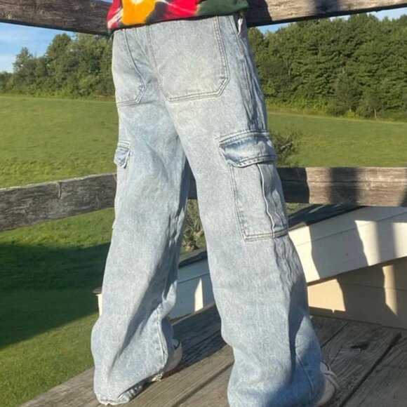 Brandy Melville Tatum Light Wash Cargo Wide Leg Jeans Small - Picture 2 of 10